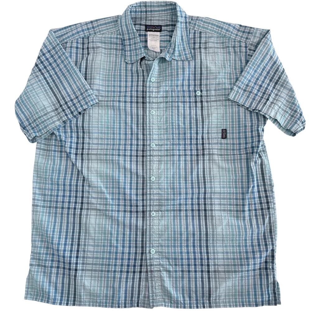 Patagonia Short Sleeve Button Down Shirt — Men's Large | Blue Plaid